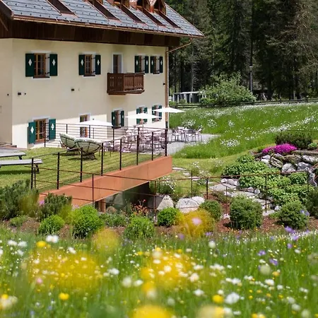 Natura Boutique Chalet Wellness Spa-2